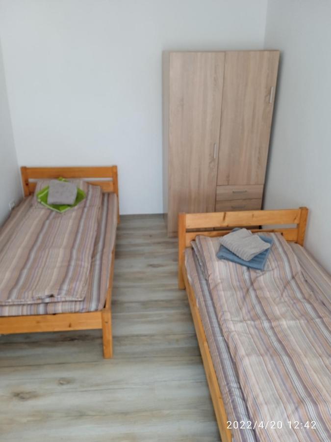 4 Rooms Apartment Тульча Екстер'єр фото