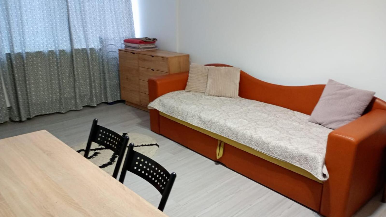 4 Rooms Apartment Тульча Екстер'єр фото